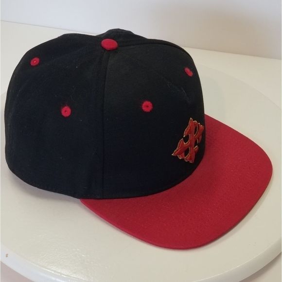 Flat Billed Baseball Cap With Cross - Picture 4 of 8